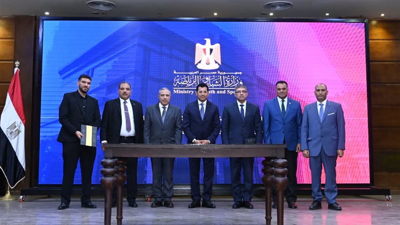 وزير الرياضة يشهد