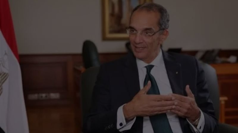  الدكتور عمرو طلعت