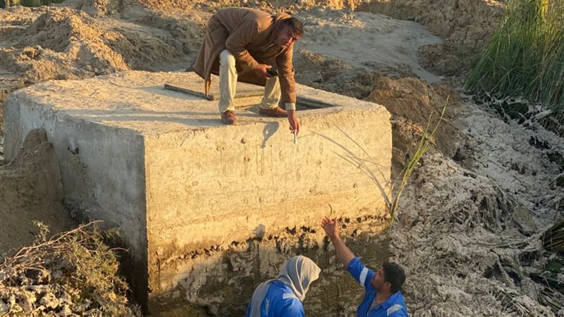 اثناء اصلاح كسر الخط