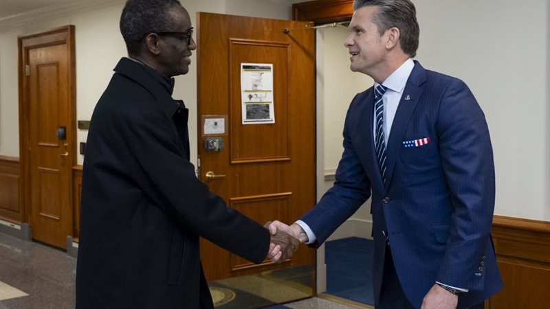 وزير الحرب بيت هيغسيث