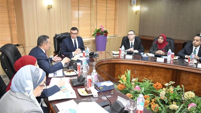 جانب من اجتماع وزير