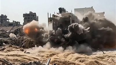 استشهاد فلسطيني بخان يونس.. والاحتلال ينسف منازل داخل الخط الأصفر