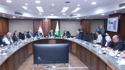 محافظ الجيزة يعقد اللقاء الاسبوعي لبحث شكاوي المواطنين بالعمرانية والعجوزة  