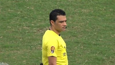 بعد 24 عامًا في الملاعب.. محمود البنا يطوي صفحة التحكيم بقرار مفاجئ