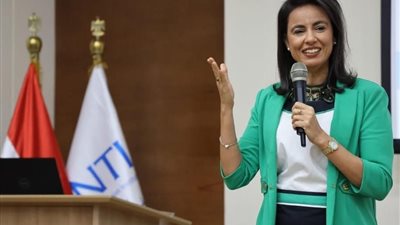 القومي للمرأة والقومي للاتصالات ينظمان ورشة عمل حول استخدام الذكاء الاصطناعي بالبحث العلمي 