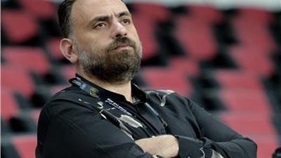 أحمد خالد حسانين وجون إدوارد يدعمان الزمالك قبل مباراة كايزر تشيفز