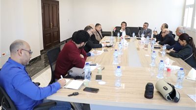 شعبة السيارات تنهي اجتماعها.. وتحذر من ارتفاع الأسعار مرة أخرى بسبب قرار التنمية المحلية