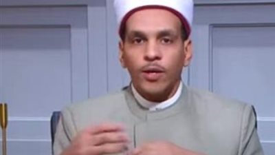 هل مصافحة المرأة الأجنبية حرام؟.. أمين الفتوى يجيب