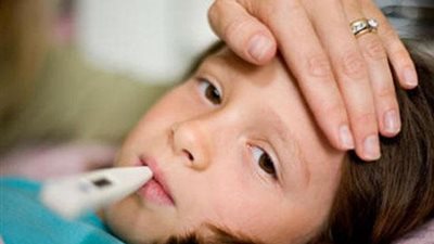 نصائح عملية للأهالي.. كيف تحمي أطفالك من الإنفلونزا والبرد