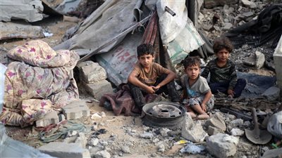 الاحتلال يقتل طفلين بالرصاص في خانس يونس ويشن ضربات متفرقة على غزة