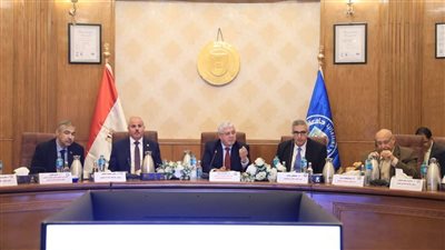  «عاشور» يترأس الأعلى للجامعات بقناة السويس ويوجّه بتكثيف الأنشطة الوطنية والتوعوية 