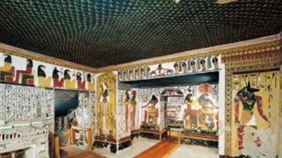 «نفرتاري جميلة الجميلات».. معرض ساحر يأخذ الزوار في رحلة بصرية داخل حياة أعظم ملكات مصر