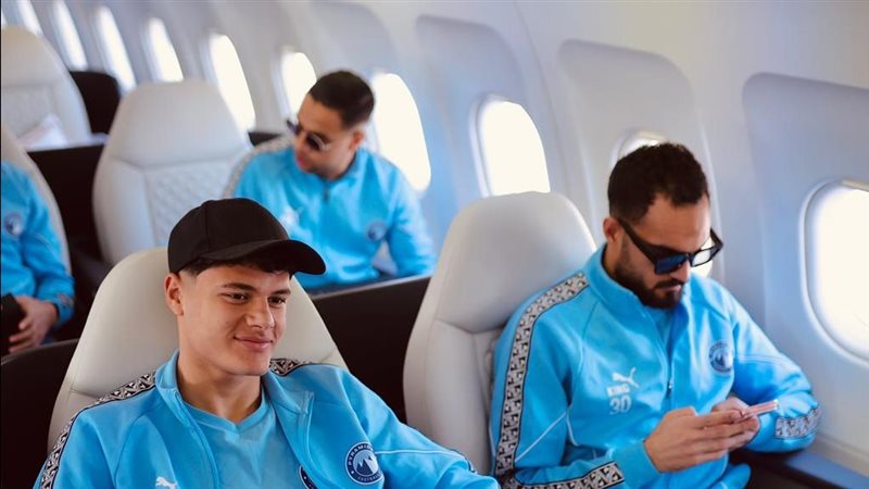 لاعبو فريق كرة القدم