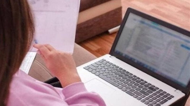 طالبة - صورة تعبيرية