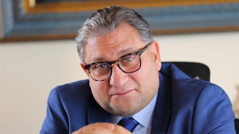  أيمن عقيل، المتحدث