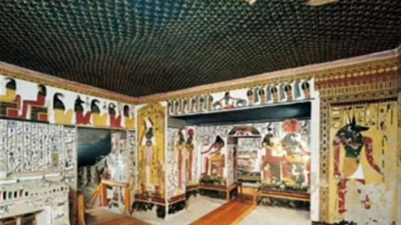 نفرتاري جميلة الجميلات: