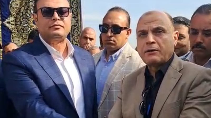 وزير الإسكان ومحافظ