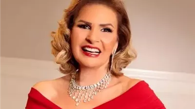 يسرا تشيد بأداء منى زكي وفريق عمل فيلم «الست»: خطوة مهمة في تاريخ السينما