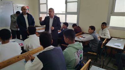 وكيل أول التربية والتعليم بالشرقية يزور مدارس أولاد صقر ويعزز التحول الرقمي والانضباط المدرسي