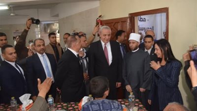 جولة وزارية في مطبخ “المحروسة” بالغربية لمتابعة الإطعام ودعم الأسر الأولى بالرعاية
