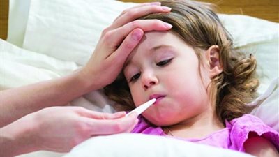 قبل موسم الشتاء.. تعرف على طرق حماية أطفالك من نزلات البرد