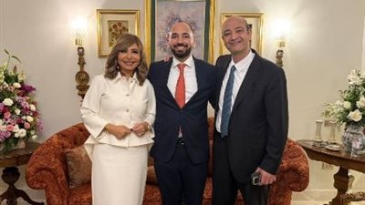 وسط أجواء عائلية دافئة.. سهير جودة أول المهنئين بقراءة فاتحة نور أديب