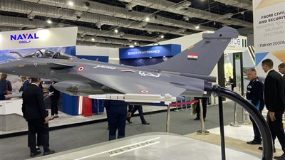 مجمع الصناعات الهندسية والهيئة العربية للتصنيع تعرض أحدث المنتجات العسكرية في إيديكس2025