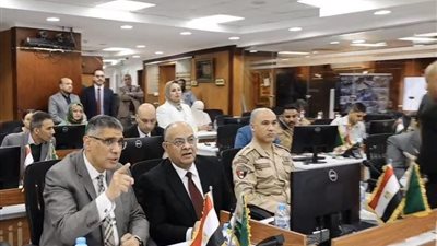 محافظ الجيزة يتابع انتظام فتح اللجان الانتخابية بالدائرة الثامنة في إمبابة والمنيرة الغربية 