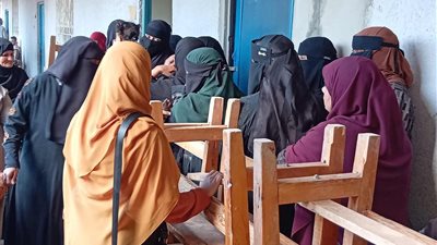 السيدات يتصدرن المشهد في اللجان الانتخابية بقنا للمشاركة في انتخابات النواب 2025