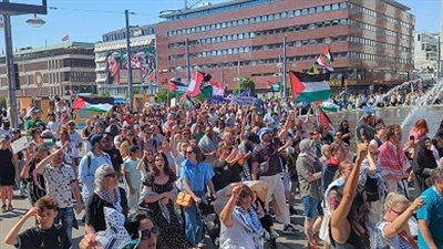 المئات يحتجون في العاصمة السويدية على انتهاك إسرائيل لاتفاق وقف النار بغزة