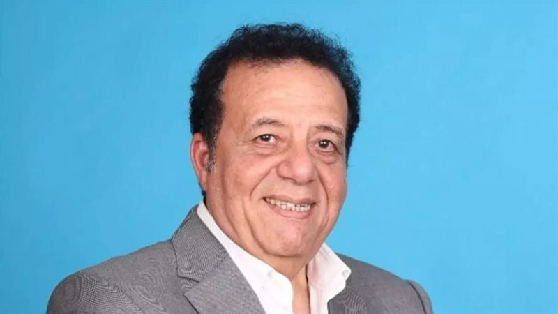 الدكتور عاطف عبد