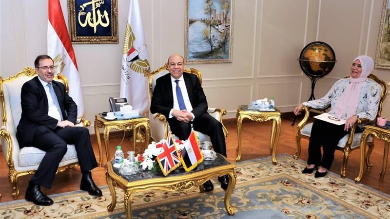 وزير الطيران المدني