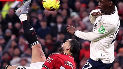 مانشستر يونايتد يتعادل سلبيًا أمام وست هام في الشوط الأول 