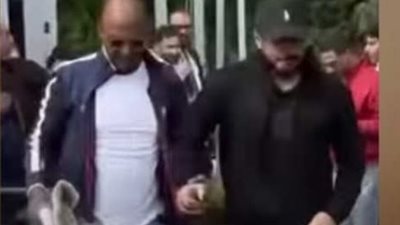 بعد أزمتة الصحية.. تامر حسني يظهر لأول مرة ويطمئن الجمهور