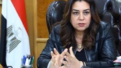 وزيرة التنمية المحلية.. إحالة مسئولين للإجراءات القانونية نتيجة مخالفات البناء والتعديات 
