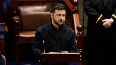 مستشارو زيلينسكي وترامب يناقشون شروط السلام في أوكرانيا أثناء مكالمة مطولة