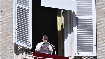 بابا الفاتيكان: ملكوت الله يأتي ليحرر لا ليسيطر.. والعالم يحتاج الي الرجاء