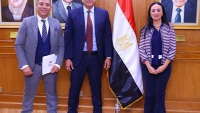 وزيرة التضامن تكرم قطاعي التركات الشاغرة والعقارات