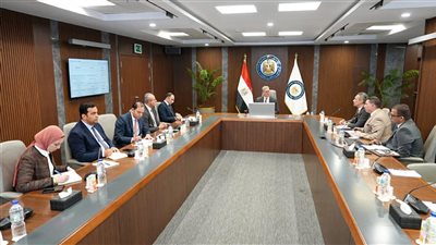 وزير البترول يبحث تطوير آلية تدريب جميع سائقي نقل المنتجات البترولية