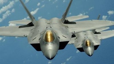 مقاتلات FA-18 الأمريكية تحلق قرب أجواء فنزويلا.. ومسؤول بالبنتاجون يعلق