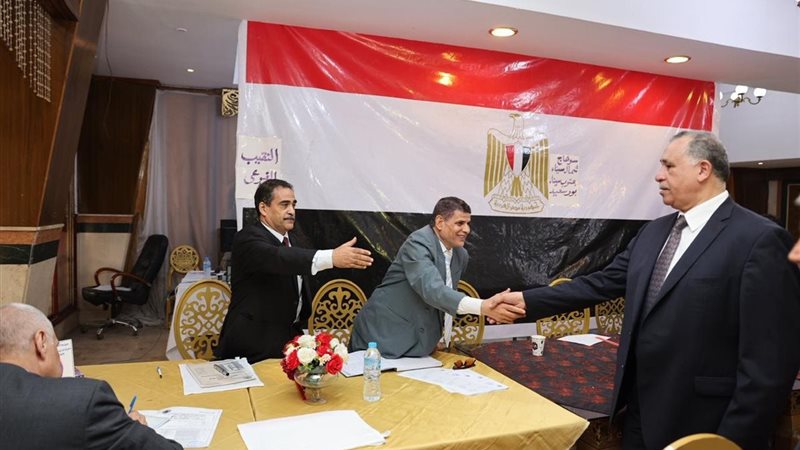 النقيب علام يتابع