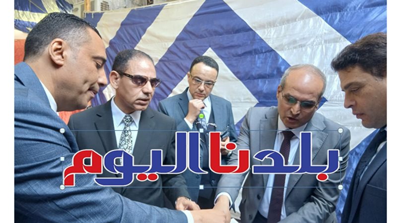 رئيس ووفد اللجنة