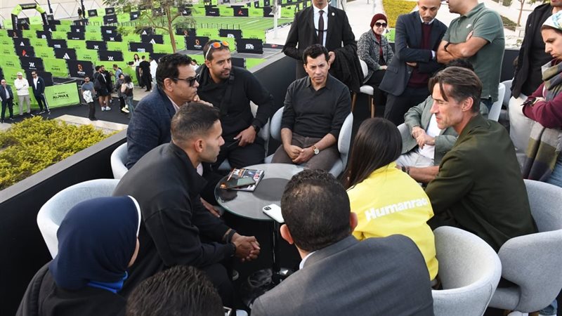 وزير الشباب والرياضة