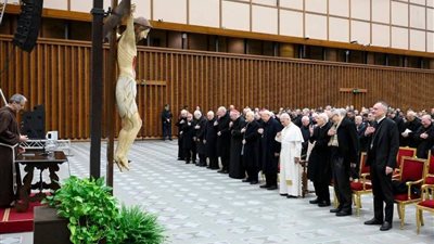 البابا لاون الرابع عشر يشهد التأمل الثاني لزمن المجئ 