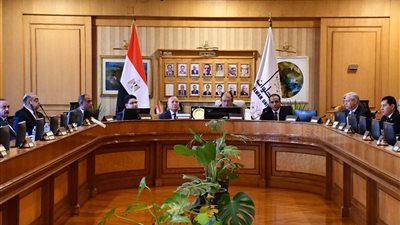 رئيس جامعة العاصمة يوجه بحل مشكلات الطلاب وتقديم الدعم قبل بداية الامتحانات 