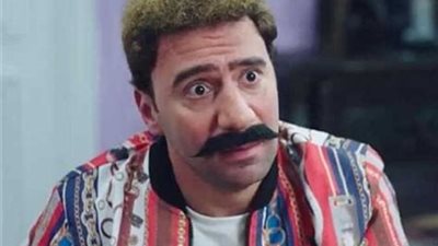 محمد سلام.. صنع نجوميته بين وهج الفن ومواقفه الإنسانية 