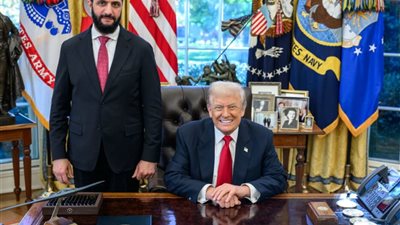 الرئيس الأمريكي يبريء نظيره السوري من قتل الجنود الأمريكيين بتدمر