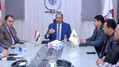 غرفة العمليات الرئيسية بسوهاج تتابع سير العملية الانتخابية في الدائرة السابعة بـ