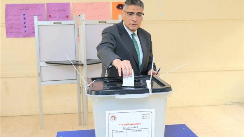 محافظ الجيزة أثناء