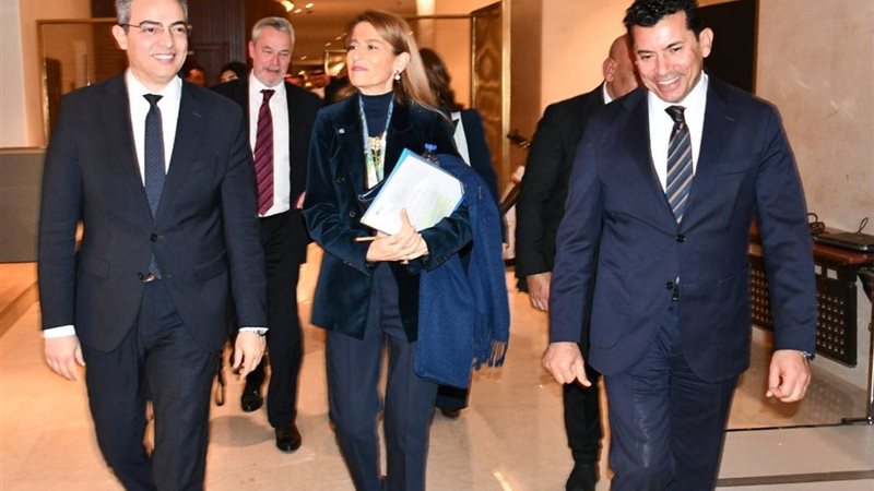 وزير الشباب والرياضة